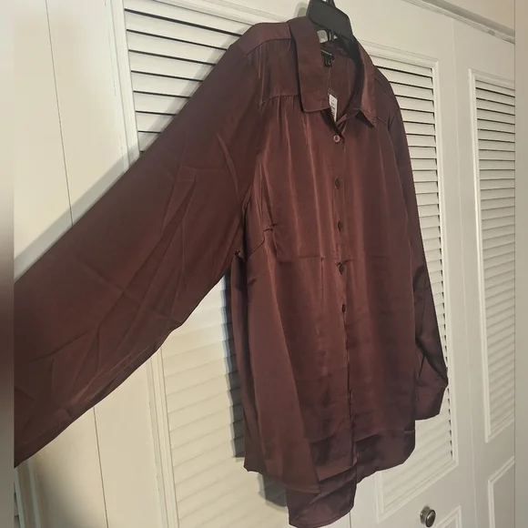 NWT Torrid Madison Satin Button-Up Long Sleeve Shirt Size 1X 14-16 - Picture 6 of 9